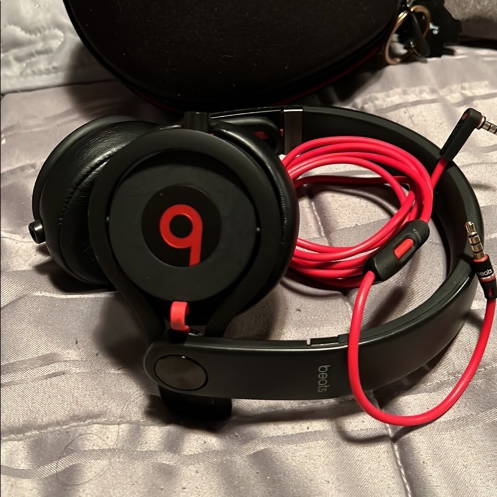 Beats By Dr. Dre Mixr Black and Red